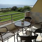 Lo- Sunny Sea View