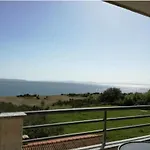 Lo- Sunny Sea View
