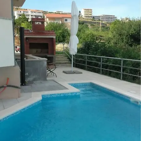 Lo- Sunny Sea View Apartment Split