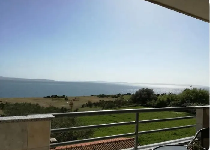 Lo- Sunny Sea View