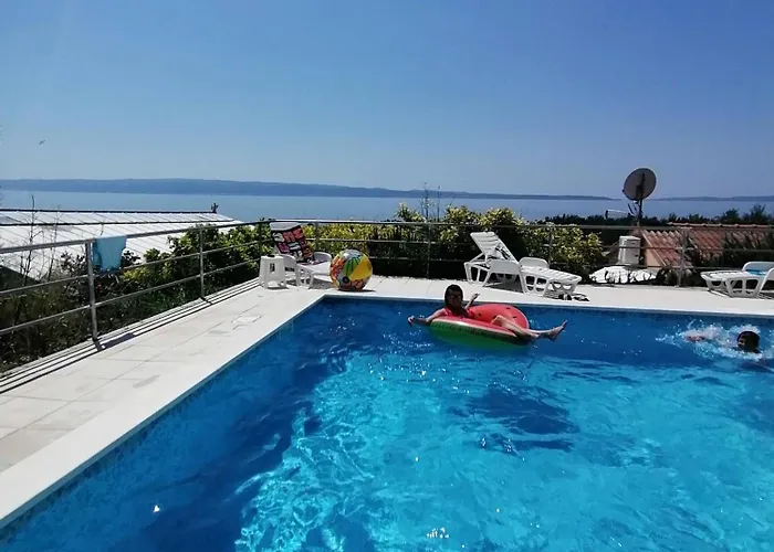 Lo- Sunny Sea View